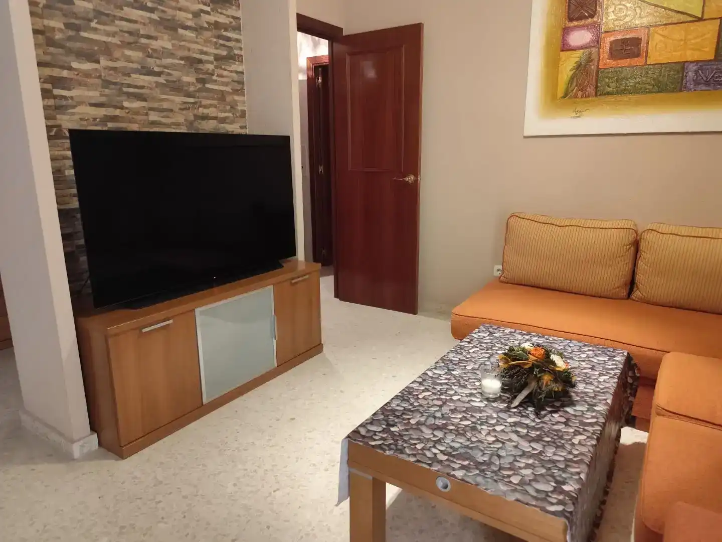 Living room of Flat for share in Sevilla  with Air Conditioner, Swimming Pool and Furnished