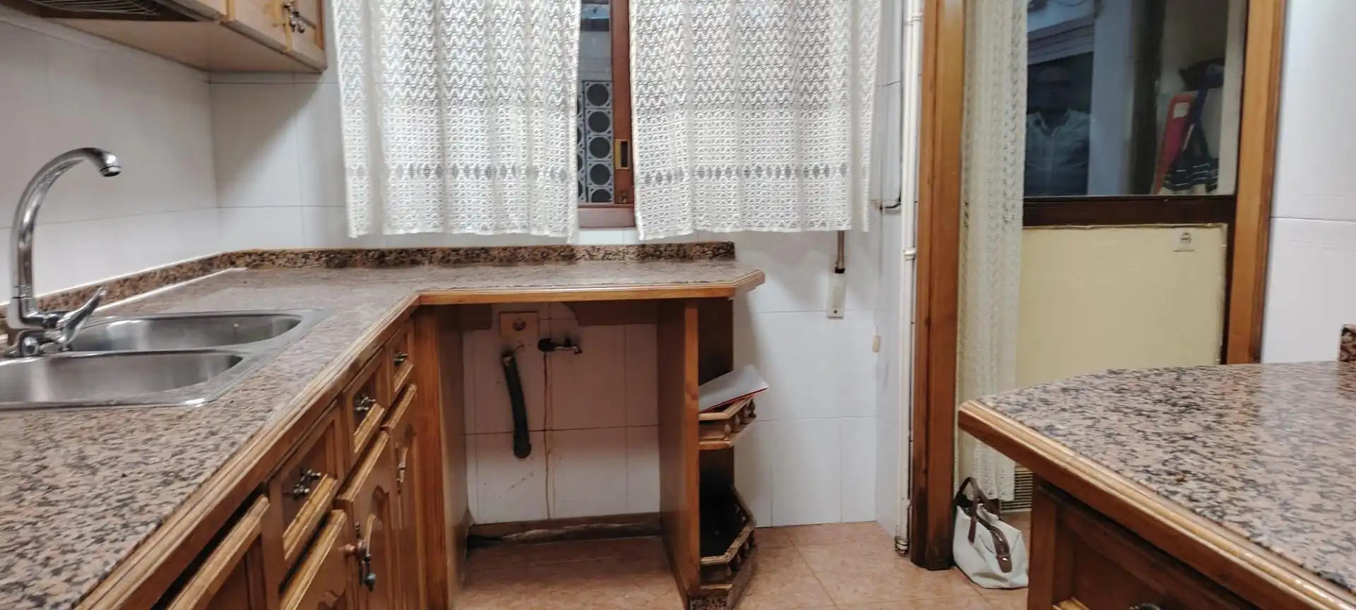 Küche von Wohnung zum Verkauf in Vigo  mit Heizung, Abstellraum und Balkon