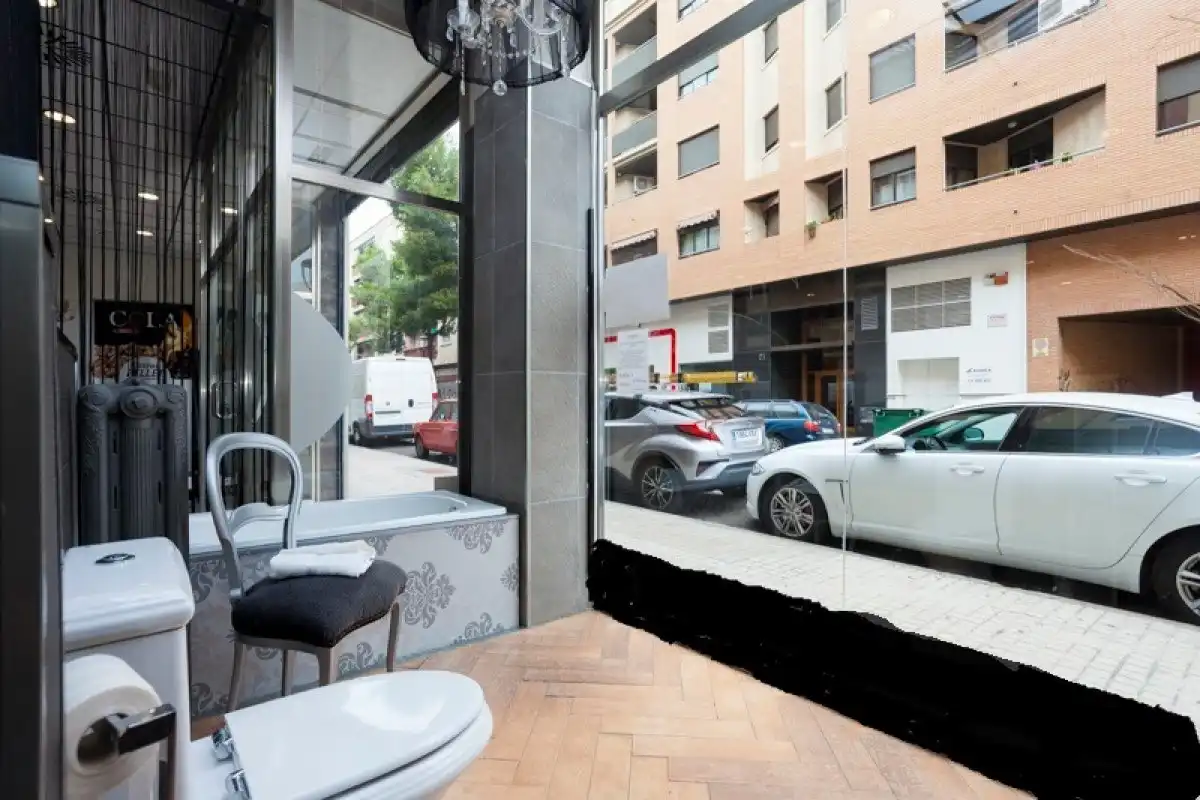 Local en venda a Calle BALLESTEROS, FLORENTINO, 28, Las Fuentes