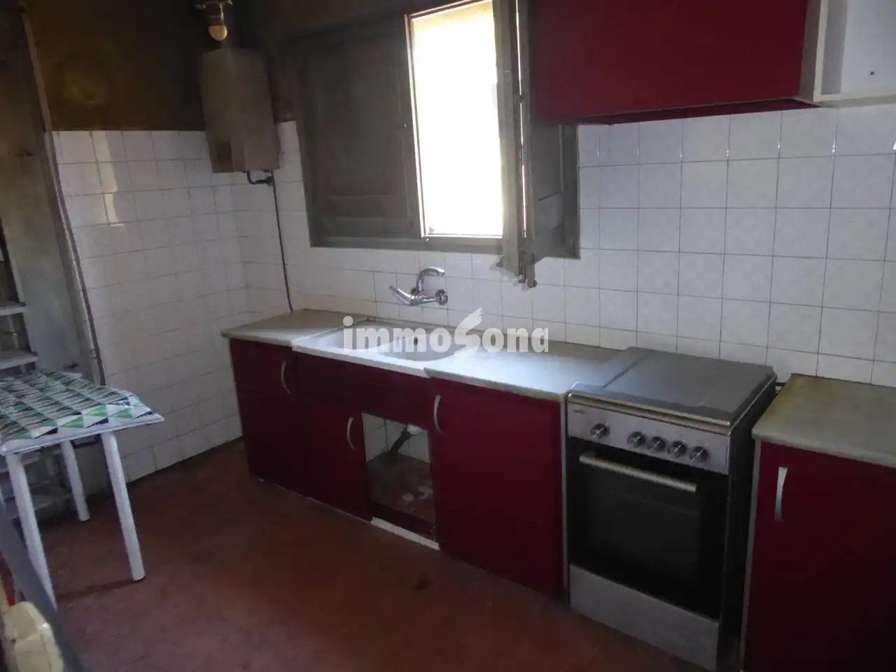 Cuina de Casa o xalet en venda en Olot amb Jardí privat