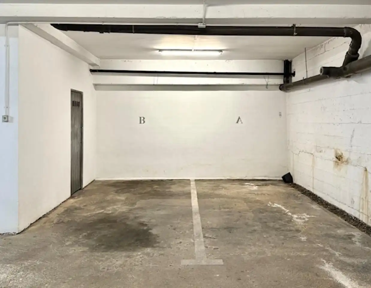 Aparcament de Apartament en venda en León Capital  amb Calefacció i Parquet