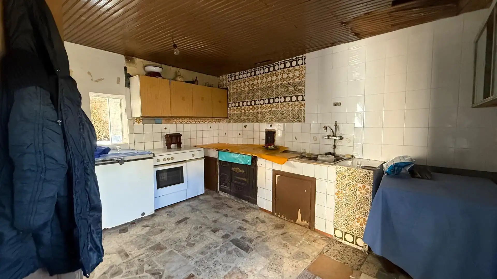 Cocina de Finca rústica en venta en Allariz con Jardín privado, Terraza y Amueblado