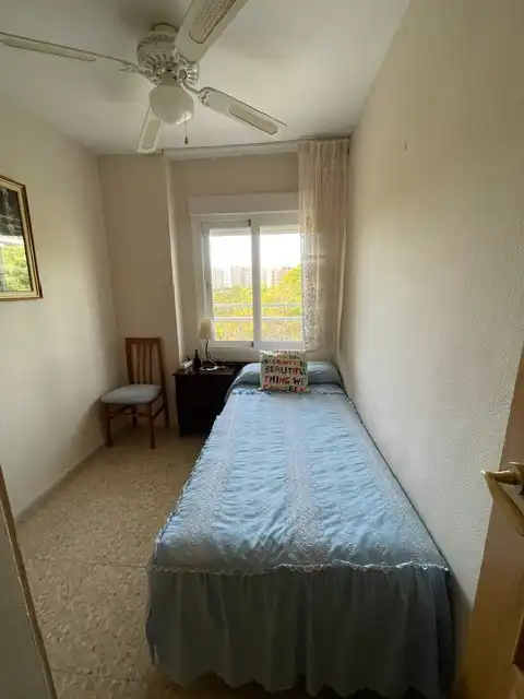 Habitación de Piso en venta en Alicante / Alacant con Terraza, Trastero y Amueblado