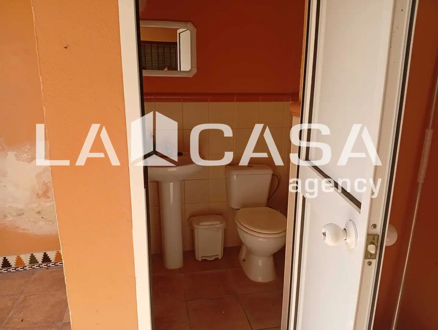 Bathroom of Land for sale in Dos Hermanas