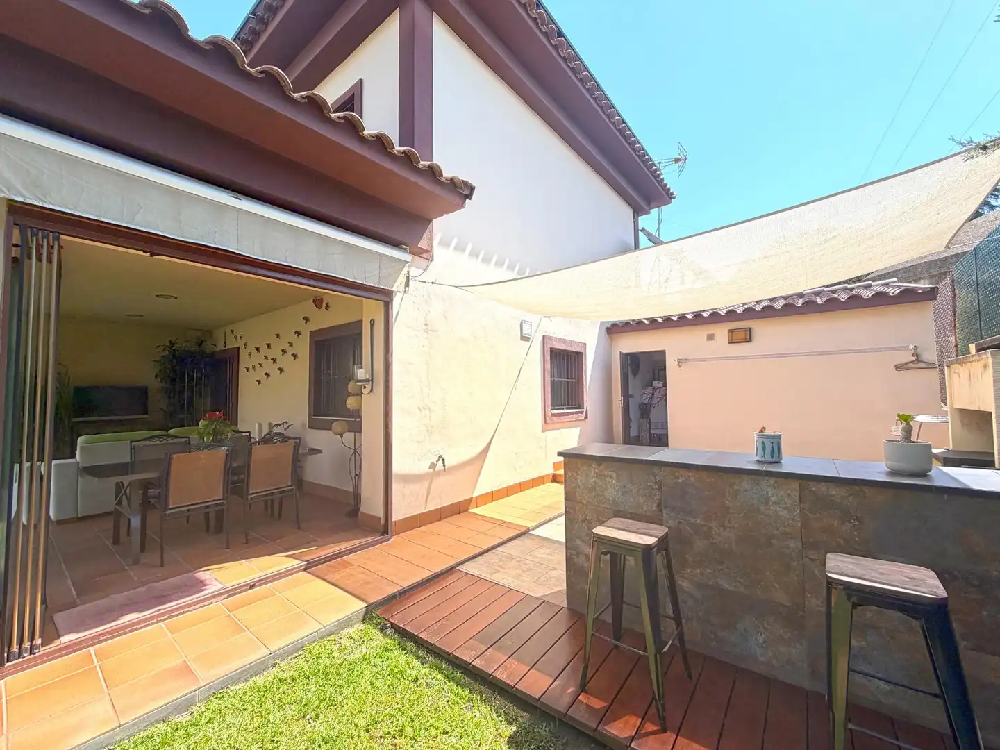 Terrassa de Casa o xalet en venda en Tomares amb Piscina comunitària