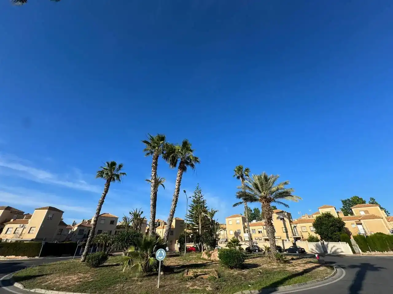 Vista exterior de Dúplex en venda en Torrevieja amb Aire condicionat, Piscina i Balcó