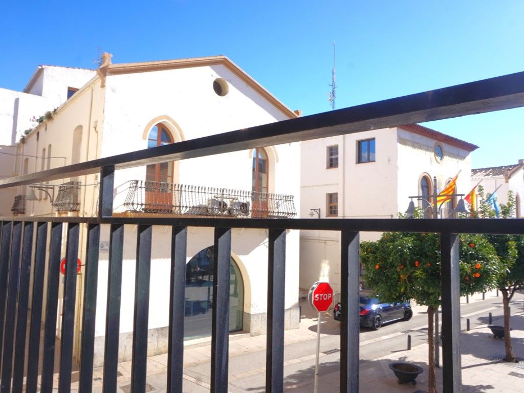 Vista exterior de Casa o xalet en venda en Pineda de Mar