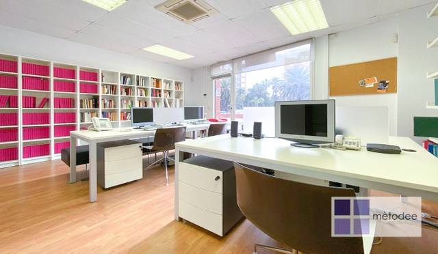 Oficina en Alquiler en Plaça de Tirant lo Blanc en La Vila Olímpica del Poblenou