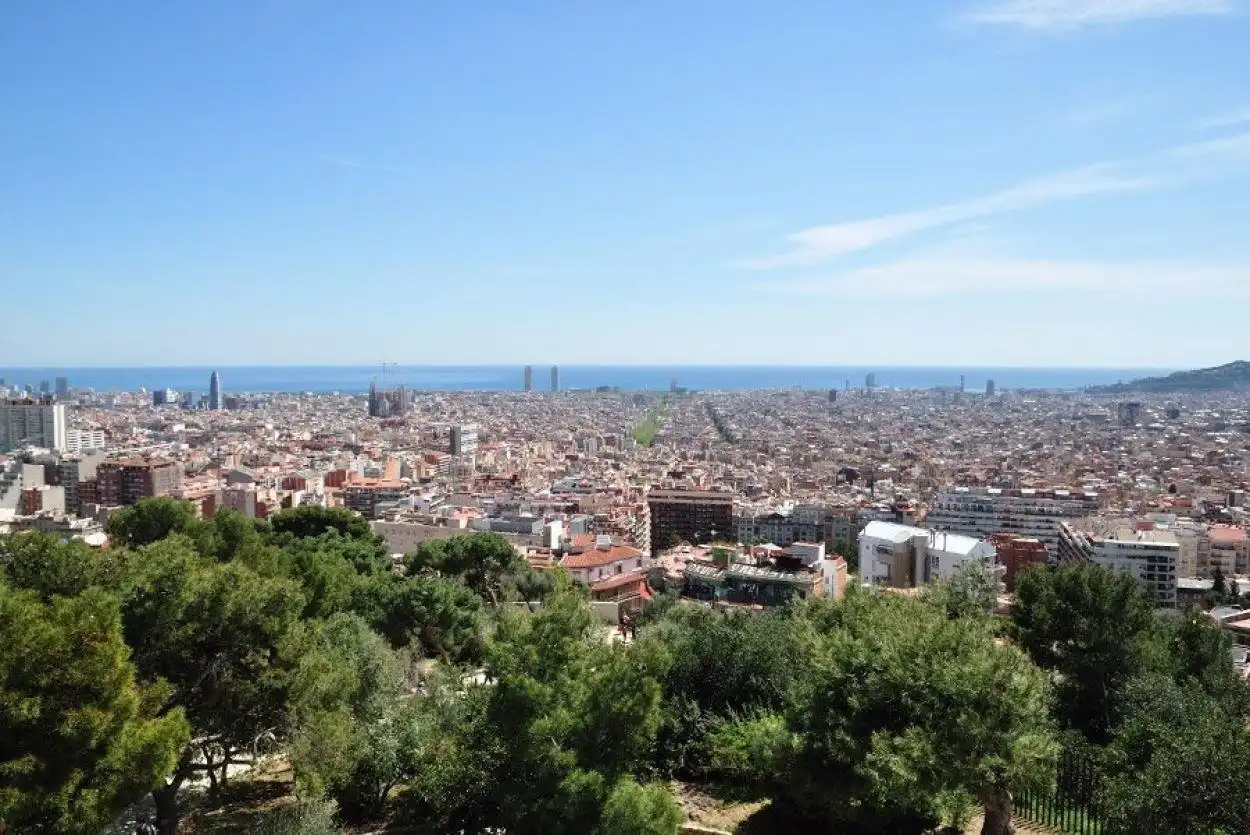 Vista exterior de Edifici en venda en Barcelona