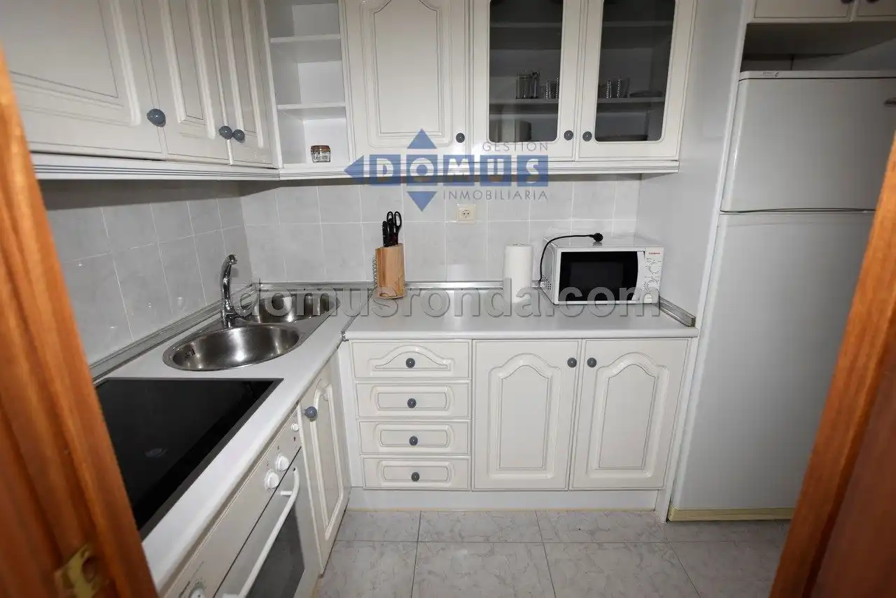 Cocina de Piso en venta en Ronda con Trastero, Amueblado y Lavadora