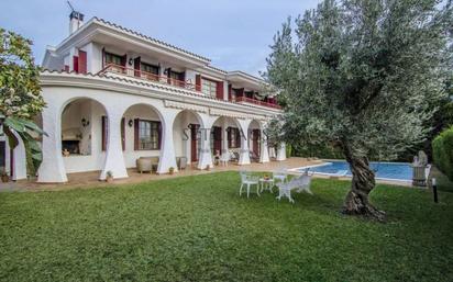 Jardí de Casa o xalet en venda en Alella amb Piscina