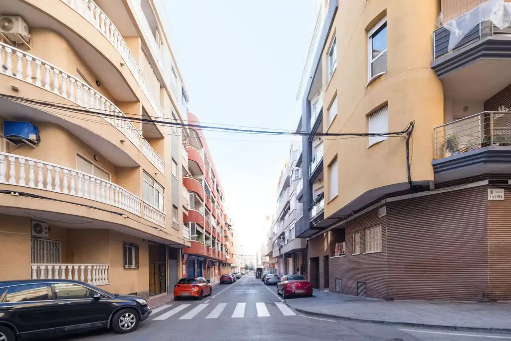 Piso en venta en C/ Bergatín, Avenida Habaneras - Curva de Palangre