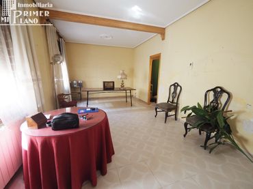 Casa con balcón en venta en Tomelloso