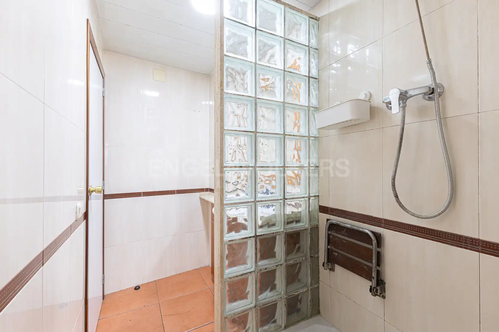 Bathroom of Flat for rent in Barcelona  with Air Conditioner, Heating and Furnished