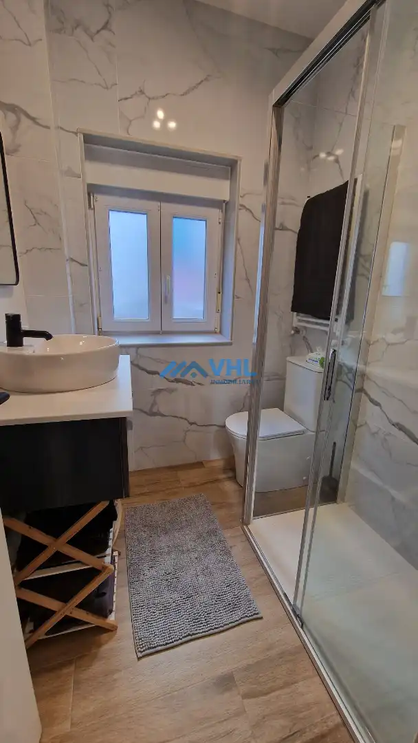 Baño de Piso de alquiler en Castro-Urdiales con Calefacción, Amueblado y Balcón