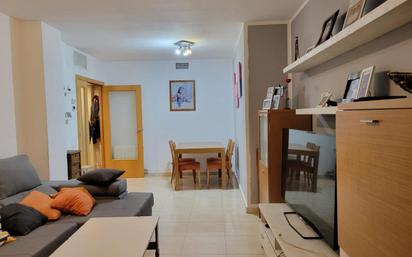 Living room of Flat for sale in Mollet del Vallès  with Heating and Balcony