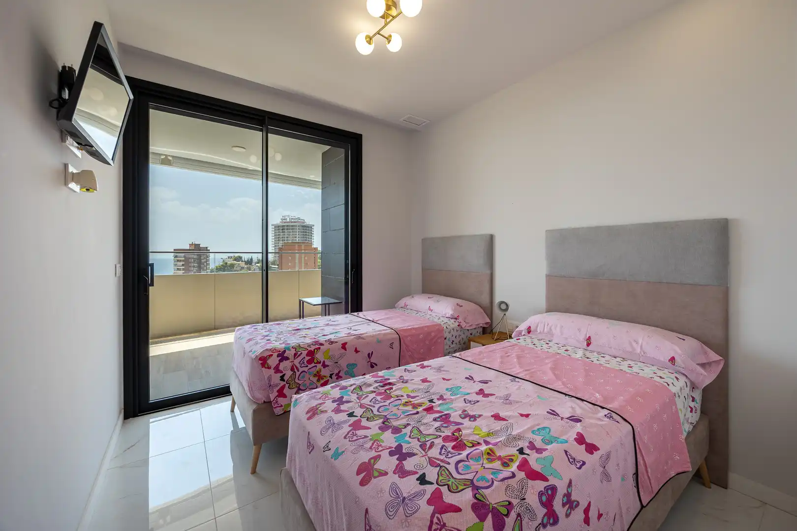 Habitación de Apartamento en venta en Benidorm con Trastero, Piscina y Amueblado