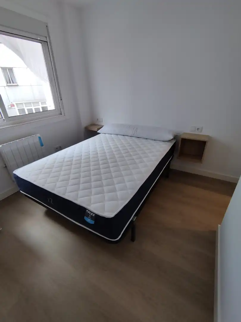 Habitación de Piso de alquiler en A Coruña Capital  con Calefacción, Amueblado y Horno