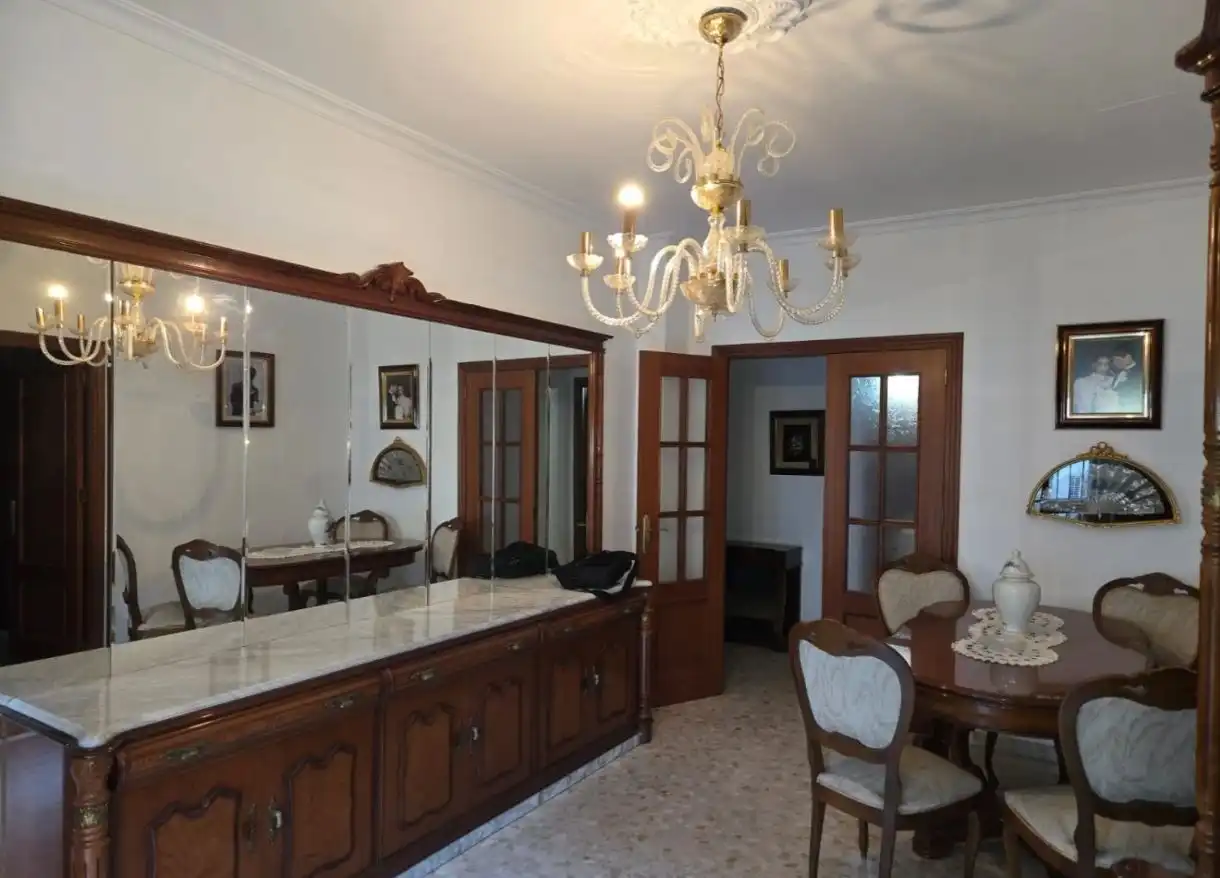 Menjador de Casa adosada en venda en Mairena del Aljarafe amb Aire condicionat, Terrassa i Moblat