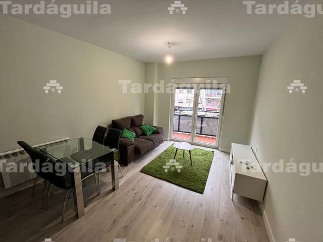 Piso en Alquiler en Salesas