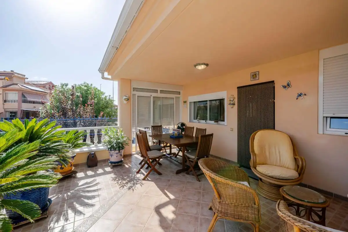 Terraza de Dúplex en venta en Santa Pola con Aire acondicionado, Calefacción y Jardín privado