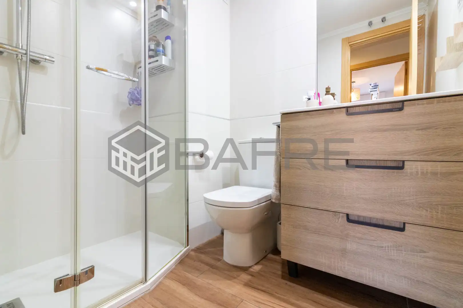 Badezimmer von Wohnung zum Verkauf in Madrid mit Klimaanlage, Heizung und Parkett