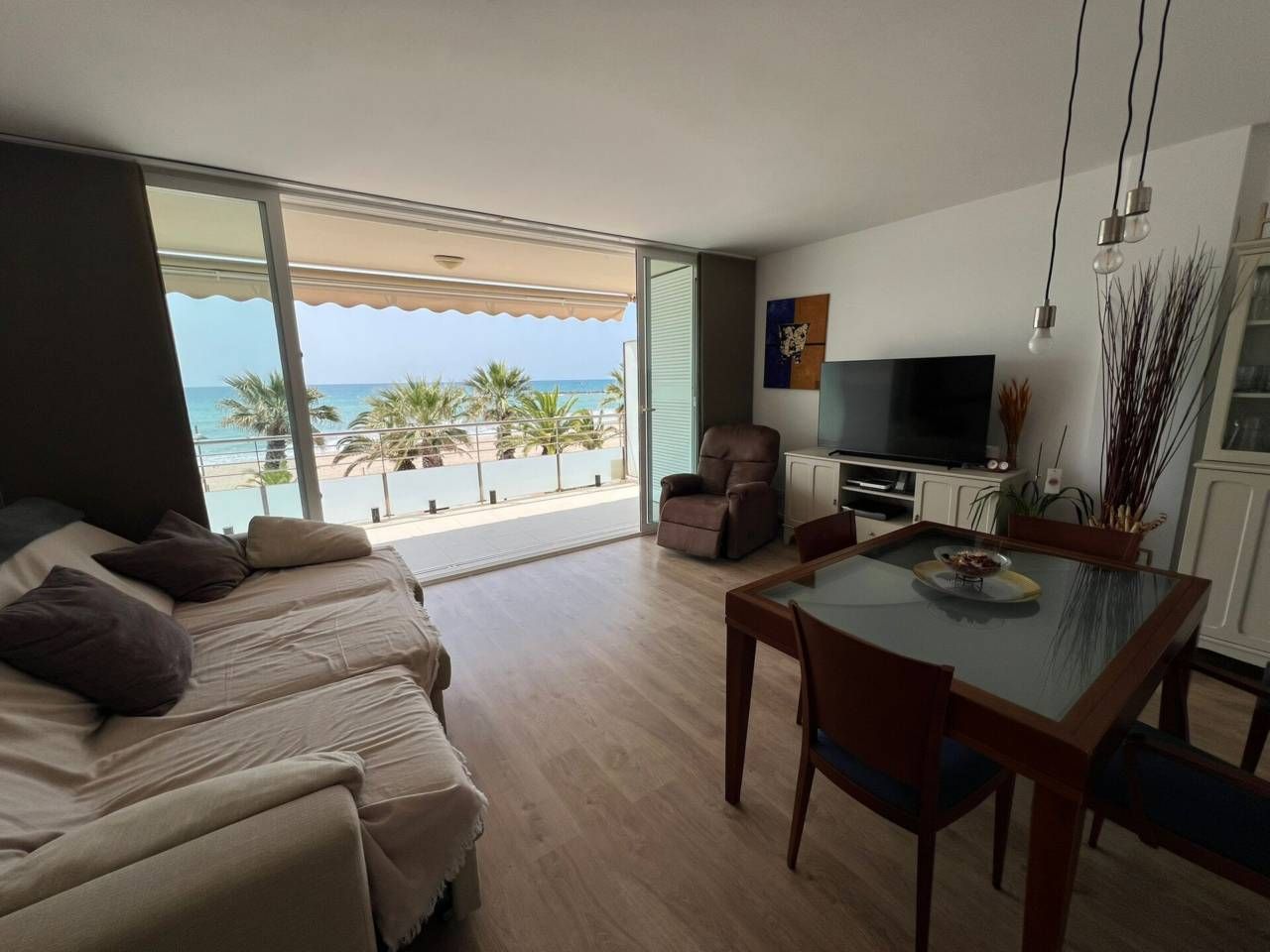 Sala de estar de Piso en venta en Cubelles con Aire acondicionado, Calefacción y Parquet