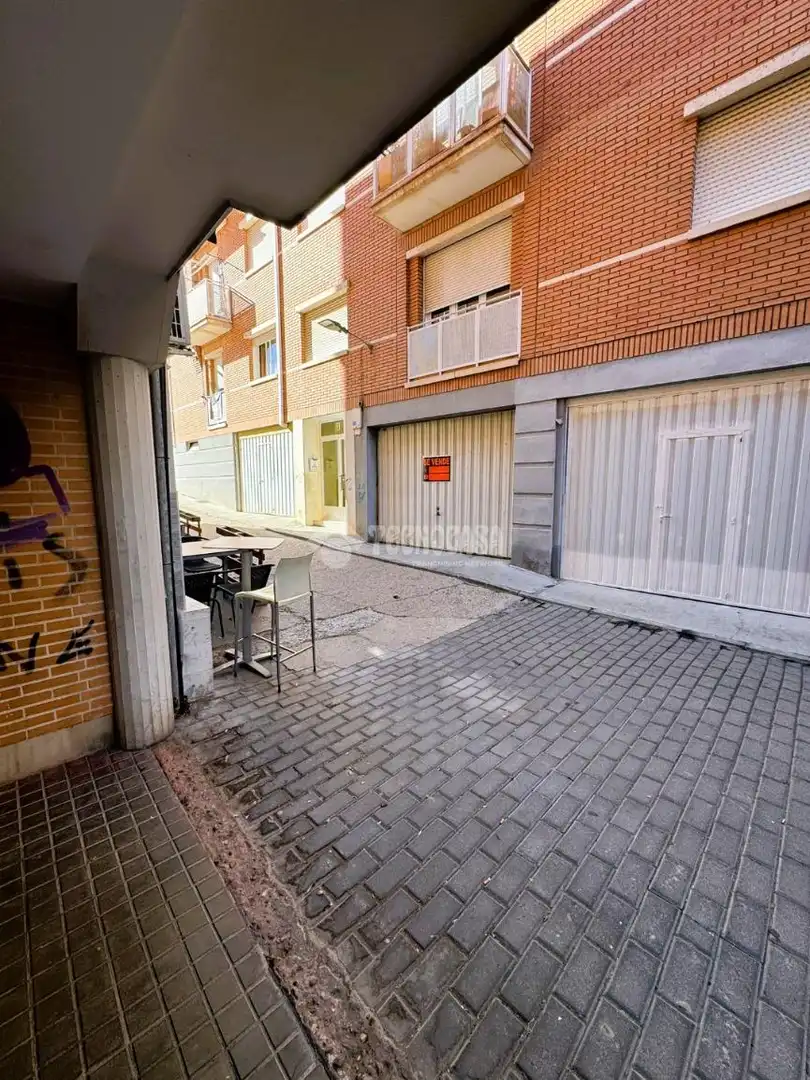 Vista exterior de Garatge en venda en Tudela de Duero