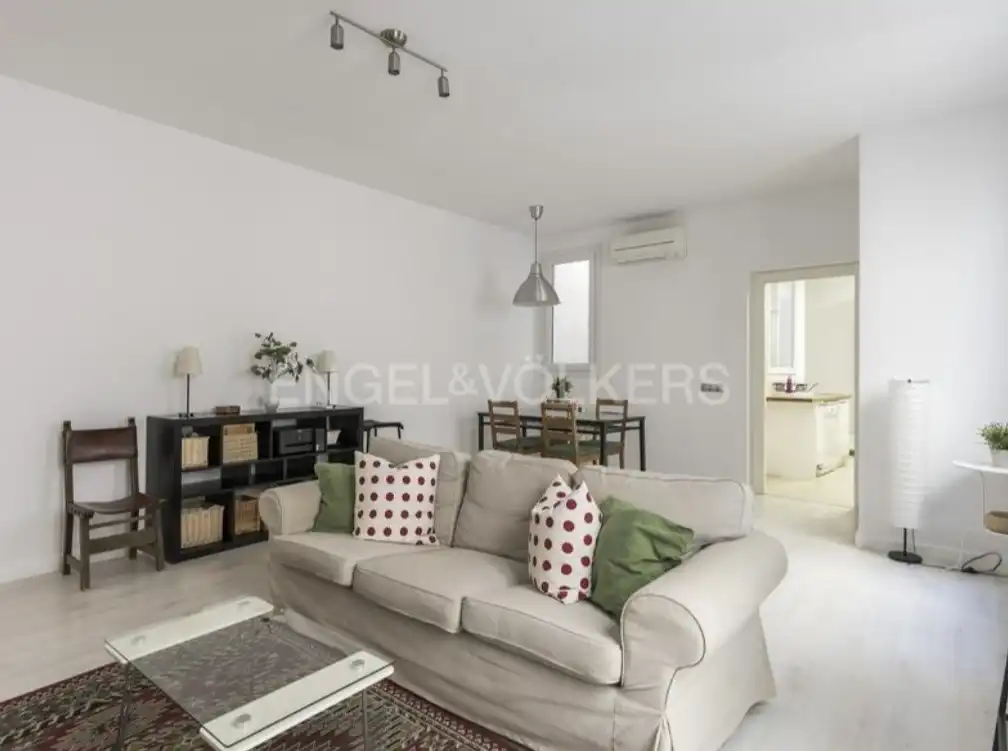 Wohnzimmer von Wohnung zum Verkauf in Madrid mit Klimaanlage, Heizung und Parkett