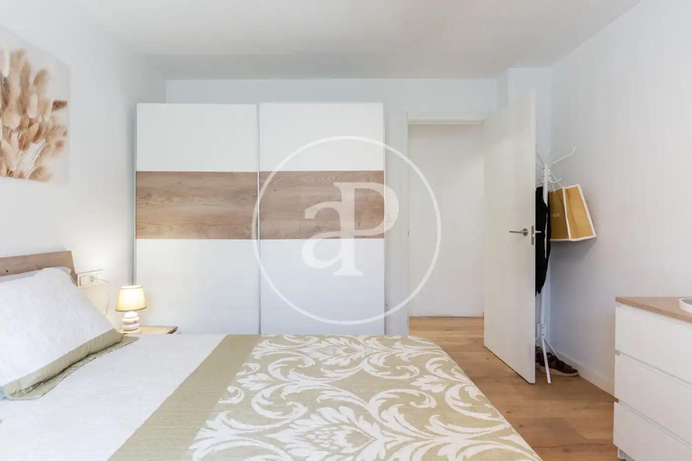 Habitación de Casa o chalet en venta en La Pobla de Vallbona con Aire acondicionado, Jardín privado y Terraza