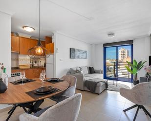 Sala d'estar de Apartament en venda en Torrevieja amb Aire condicionat, Terrassa i Balcó