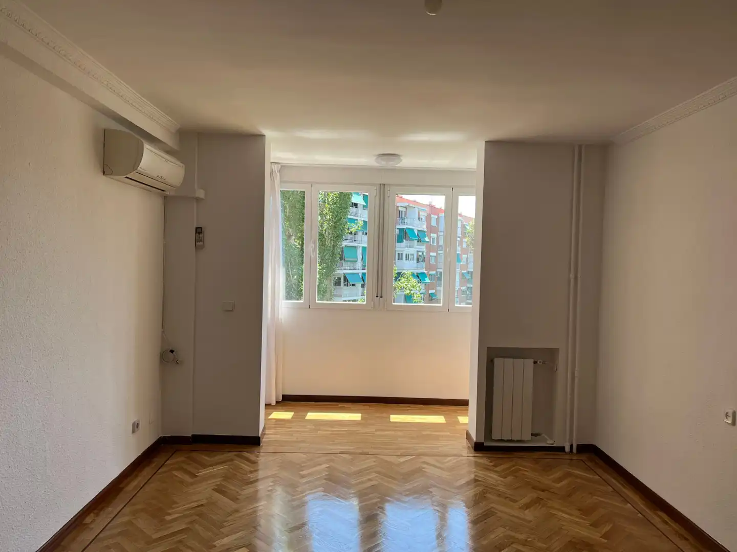 Sala d'estar de Pis de lloguer en Madrid amb Aire condicionat, Calefacció i Microones