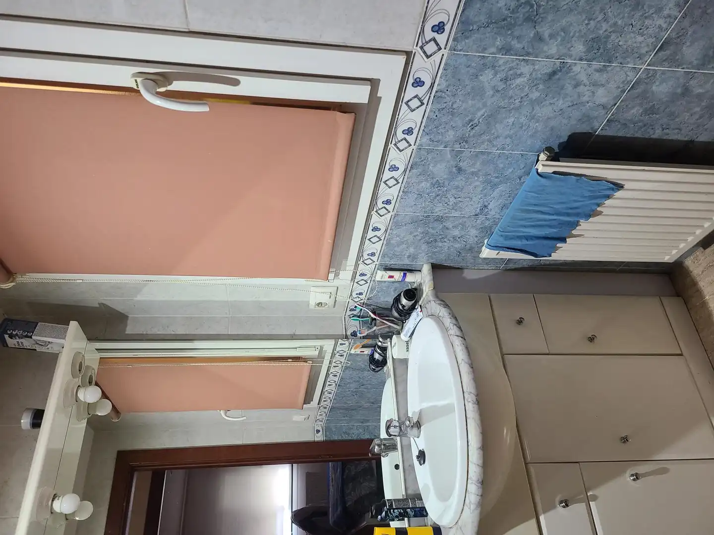 Bany de Pis en venda en Figueres amb Calefacció, Forn i Balcó