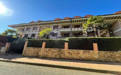 Außenansicht von Wohnung zum verkauf in Arenas de San Pedro mit Terrasse und Balkon