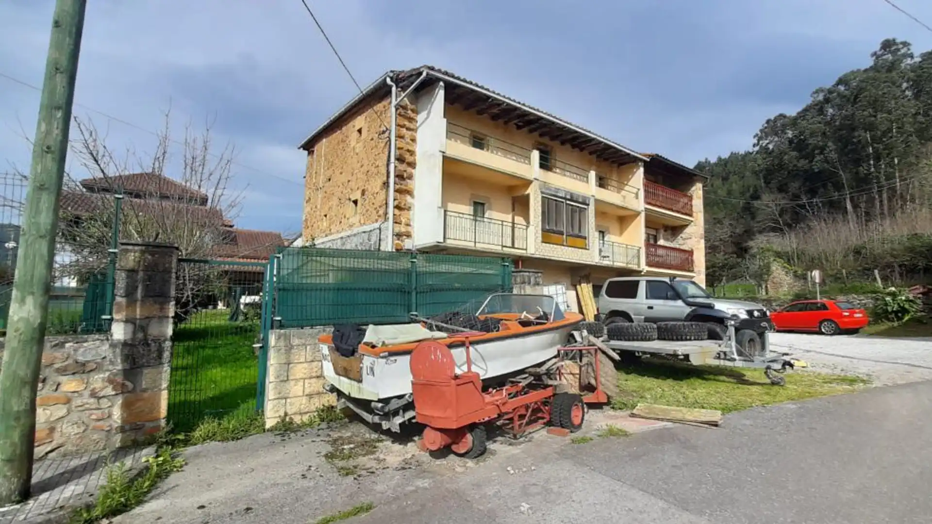 Vista exterior de Casa o chalet en venta en Guriezo
