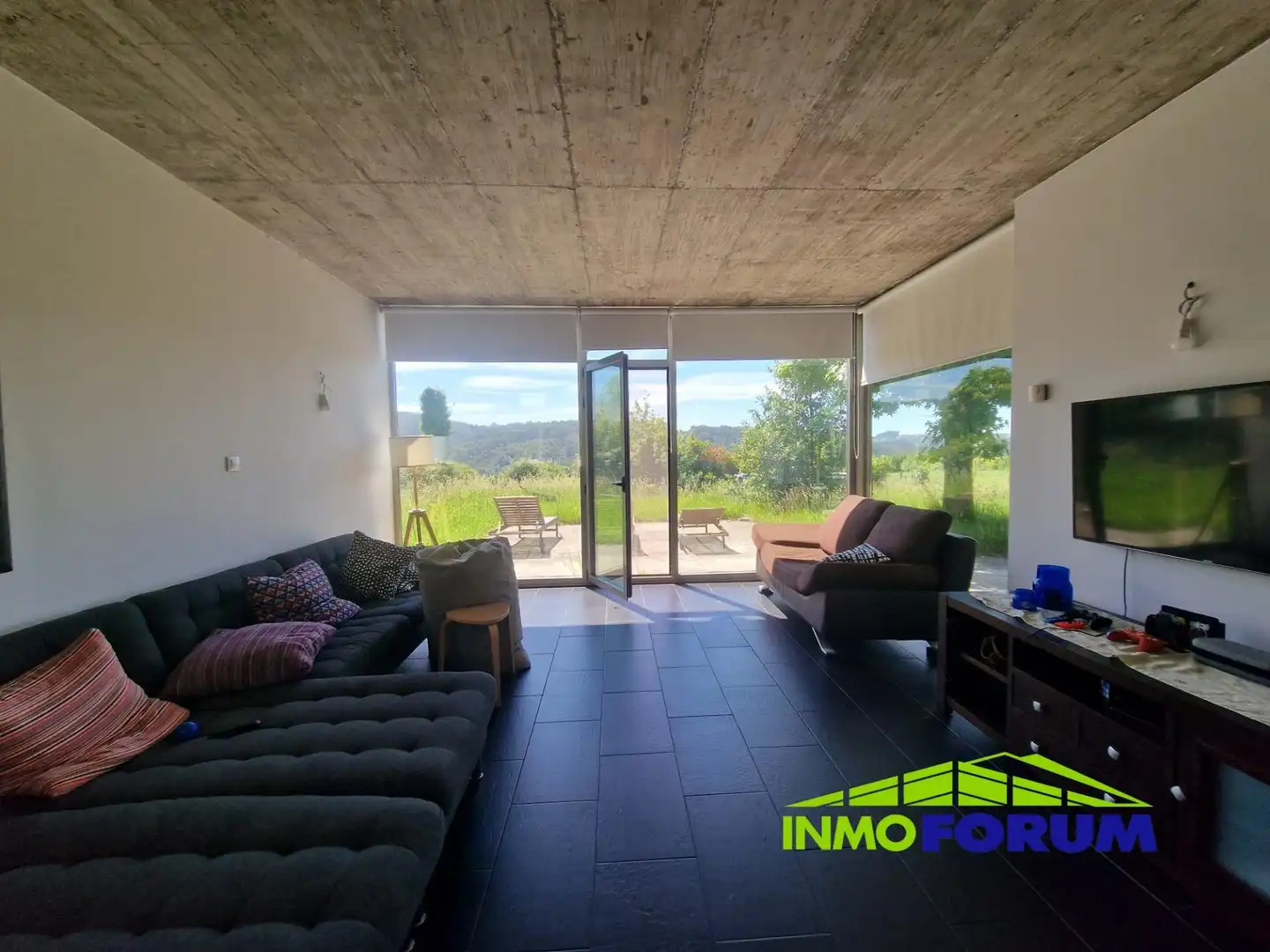 Sala de estar de Casa o chalet en venta en Miño con Jardín privado, Terraza y Trastero