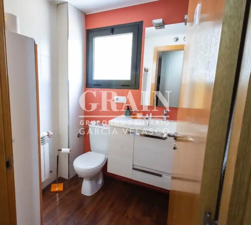 Baño de Piso en venta en Albacete con Calefacción, Terraza y Trastero