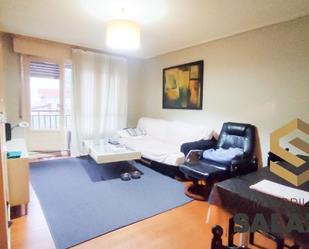 Sala d'estar de Pis en venda en Abanto y Ciérvana-Abanto Zierbena amb Balcó