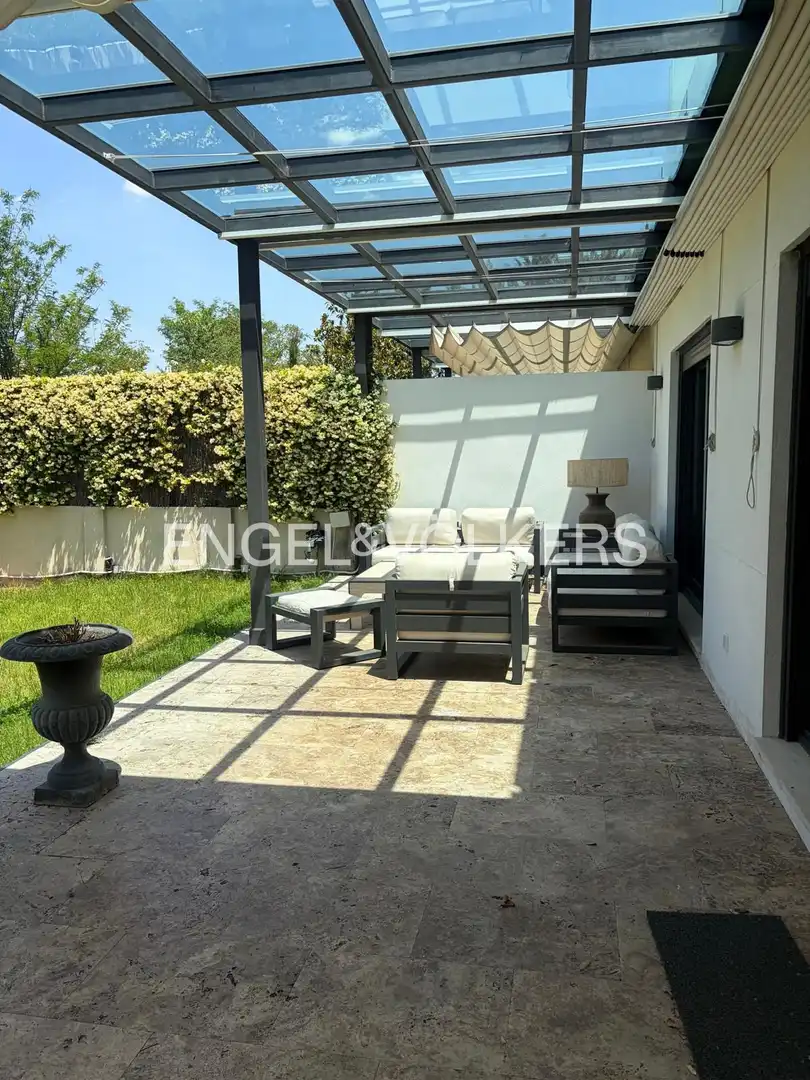 Terraza de Apartamento de alquiler en Madrid con Aire acondicionado, Calefacción y Jardín privado