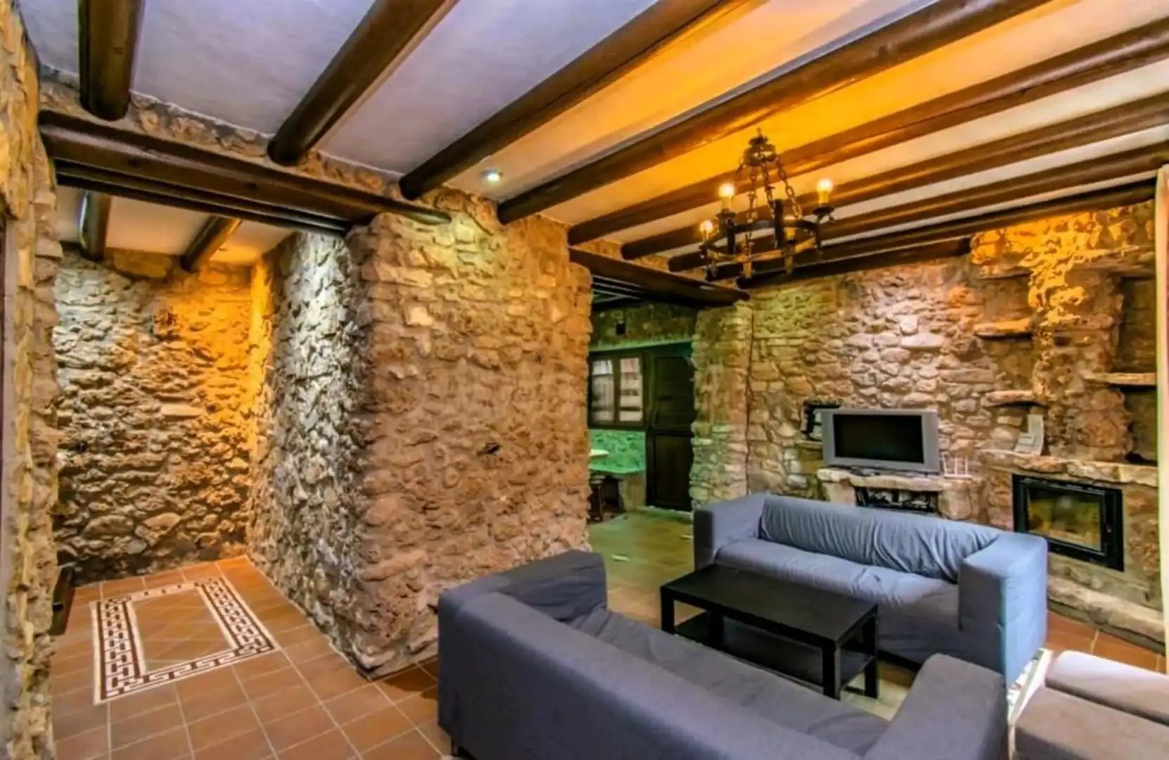 Casa con piscina en venta en Algarinejo