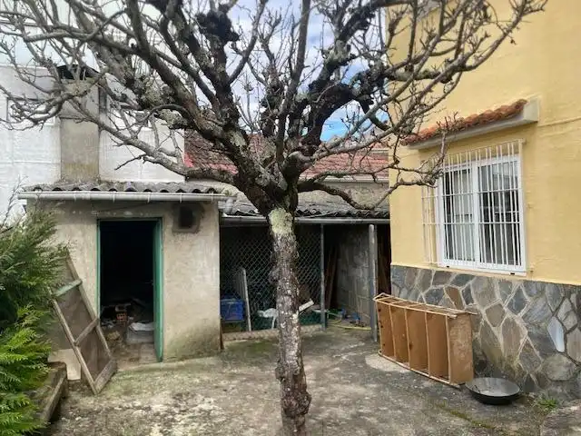 Vista exterior de Casa o xalet en venda en O Carballiño   amb Calefacció, Jardí privat i Terrassa