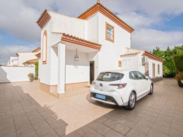 Villa avec piscine à vendre à Loreto