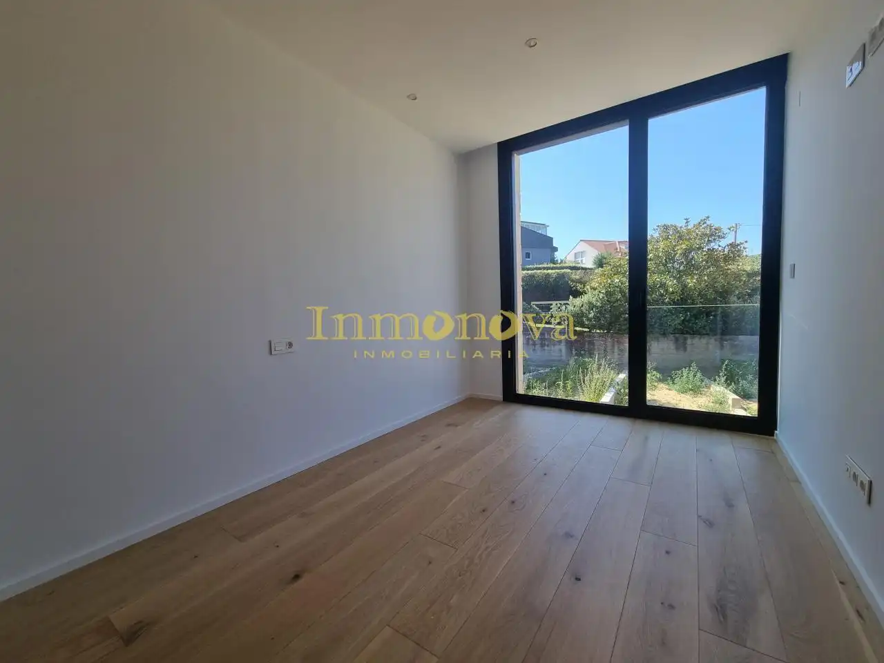 Habitación de Casa adosada en venta en Nigrán con Calefacción, Jardín privado y Terraza