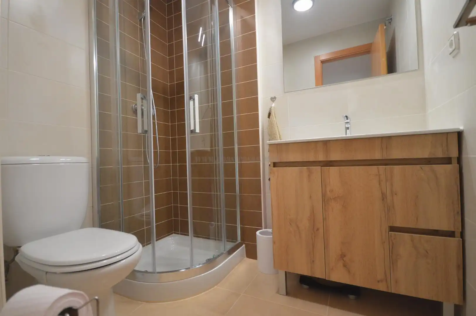 Badezimmer von Wohnungen zum Verkauf in Orihuela mit Klimaanlage, Heizung und Terrasse