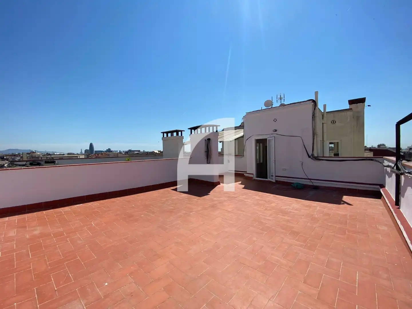 Terrace of Attic for rent in Eixample