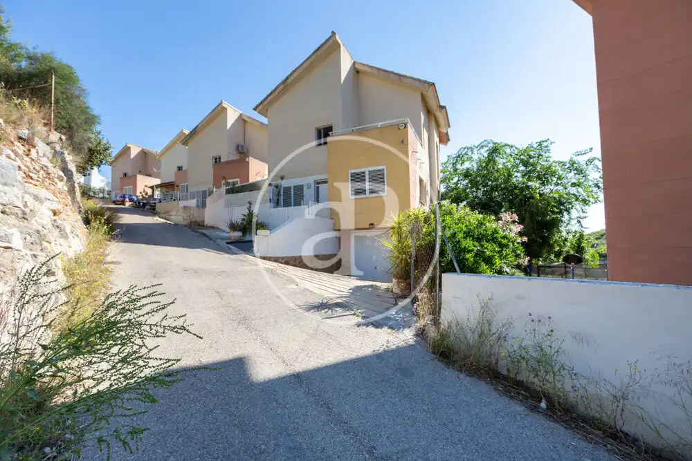 Exterior view of Houses for sale in Chiva  with Heating, Private garden and Terrace