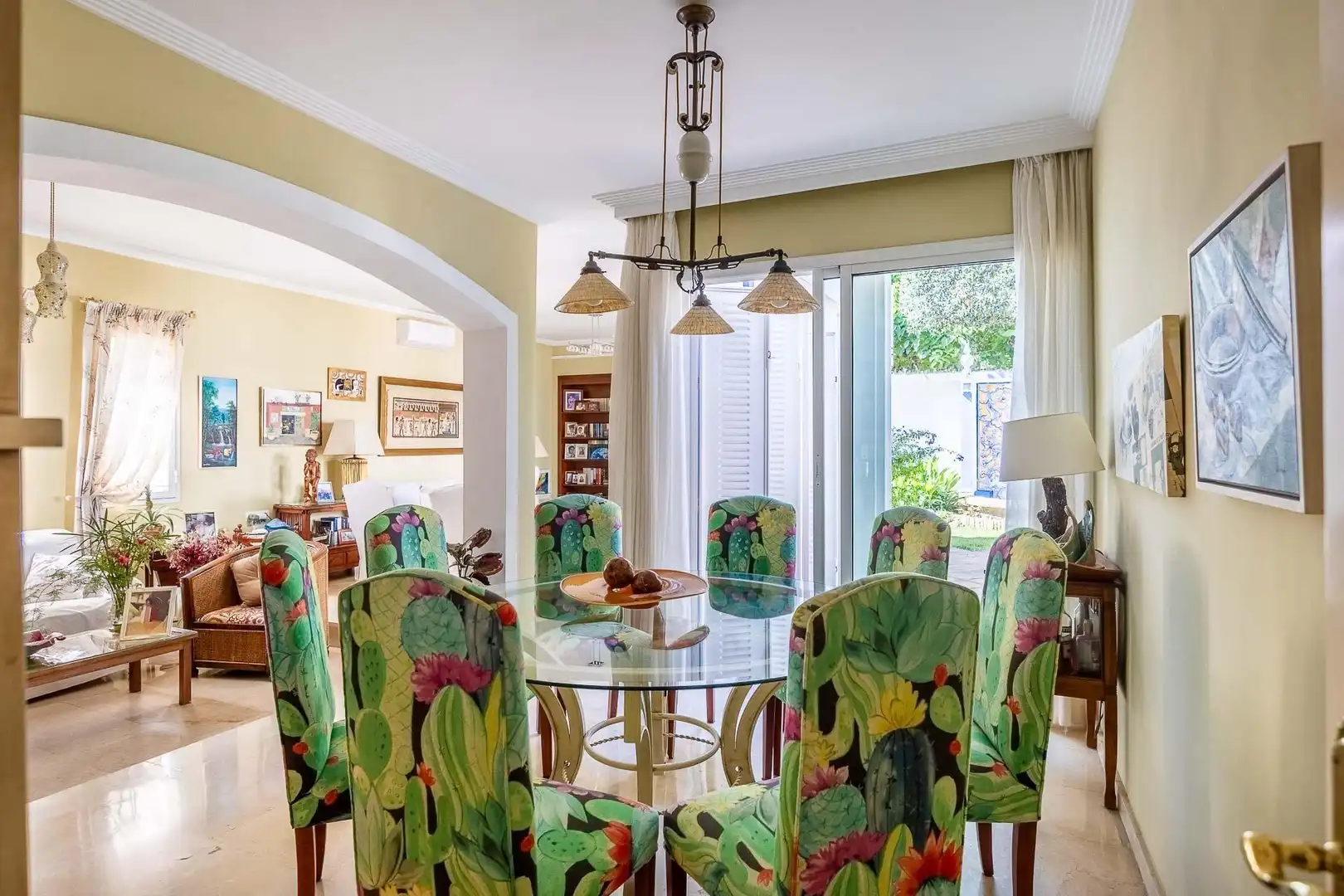 Esszimmer von Haus oder Chalet zum Verkauf in Tomares mit Klimaanlage, Heizung und Privatgarten