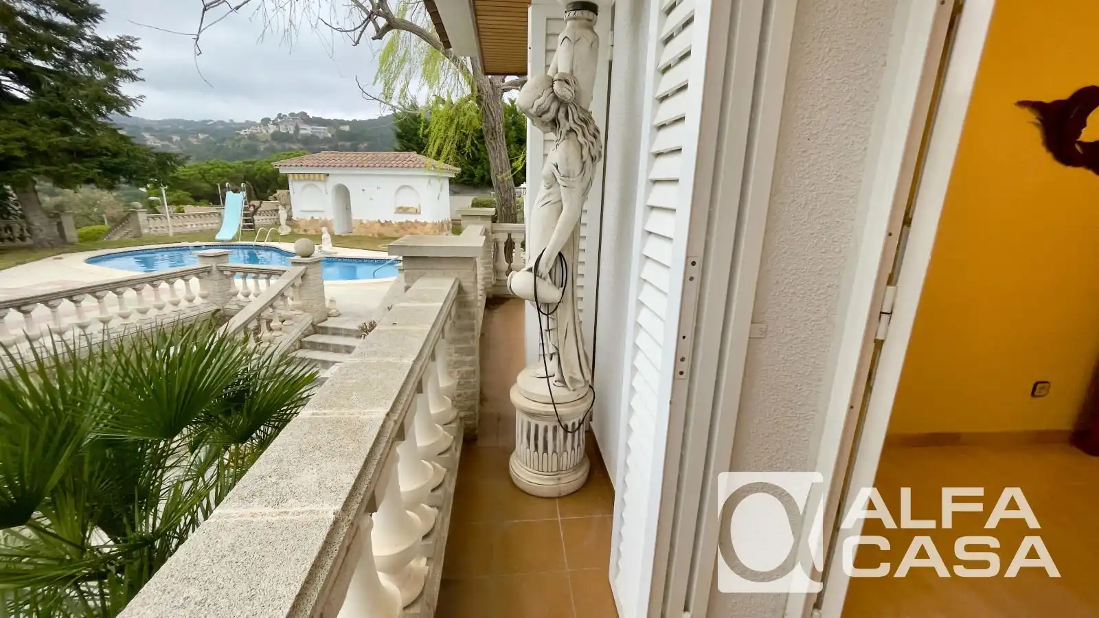 Terrace of Houses for sale in Canyelles
