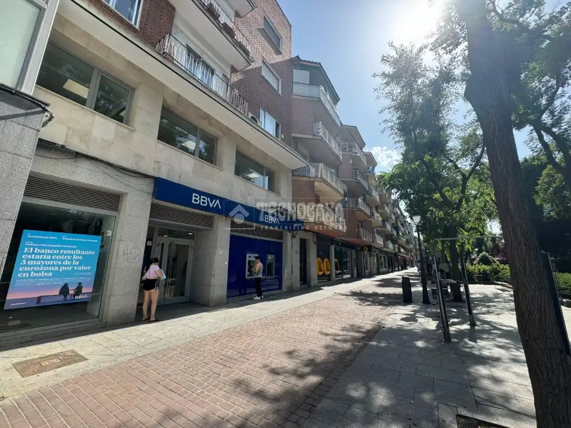 Vista exterior de Piso en venta en Madrid con Parquet