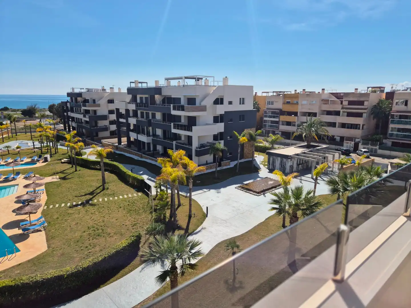 Vista exterior de Àtic en venda en Orihuela amb Aire condicionat, Terrassa i Moblat
